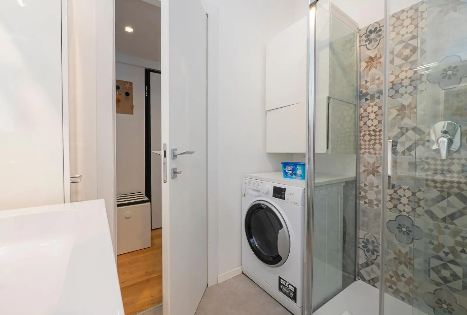 Xenia Apartments - Colorful Suite In Citta Studi Area Milan