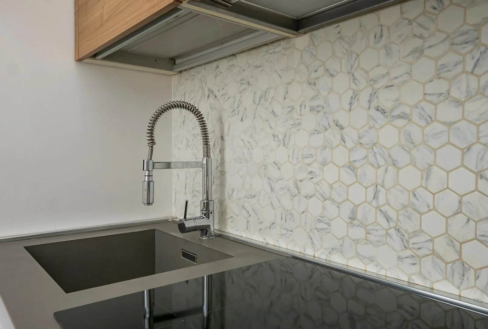 Xenia Apartments - Colorful Suite In Citta Studi Area Milan