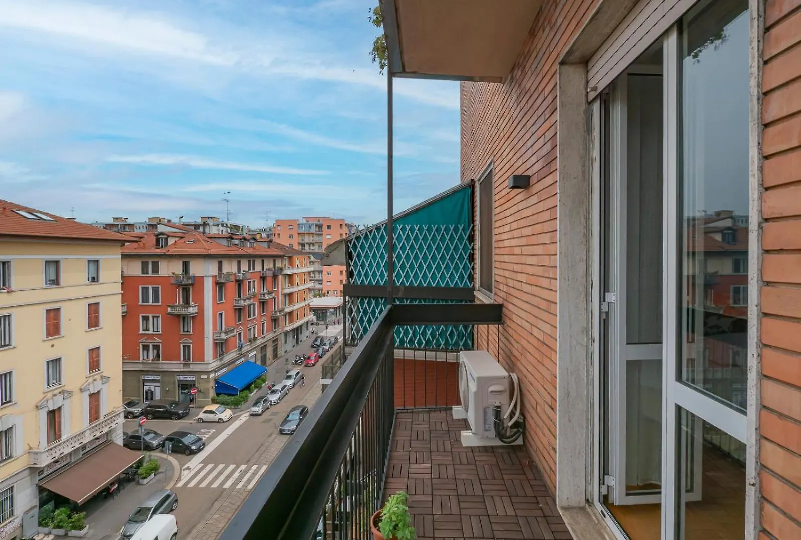 Xenia Apartments - Colorful Suite In Citta Studi Area Milan